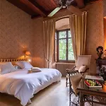 Chateau De Riell Отель Молич
