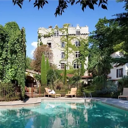 Chateau De Riell فندق 5*