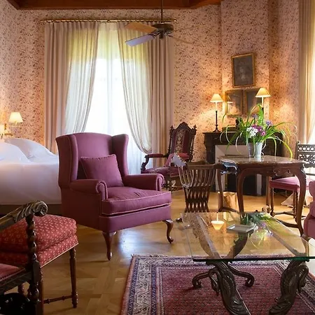 Chateau De Riell فندق