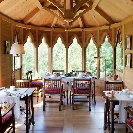 瑞尔城堡酒店 酒店