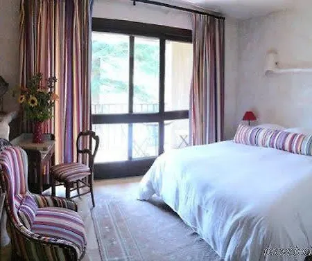 Chateau De Riell فندق 5*