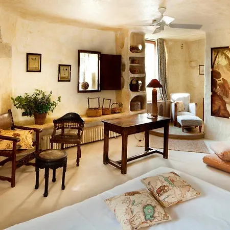 Chateau De Riell فندق 5*