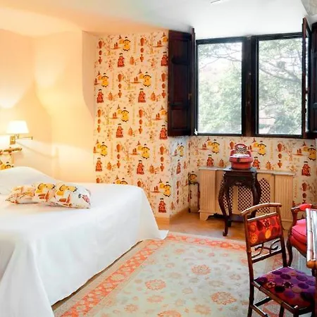فندق Chateau De Riell 5*