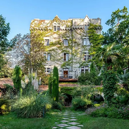 Chateau De Riell فندق 5*