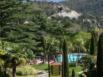 Chateau De Riell فندق 5*