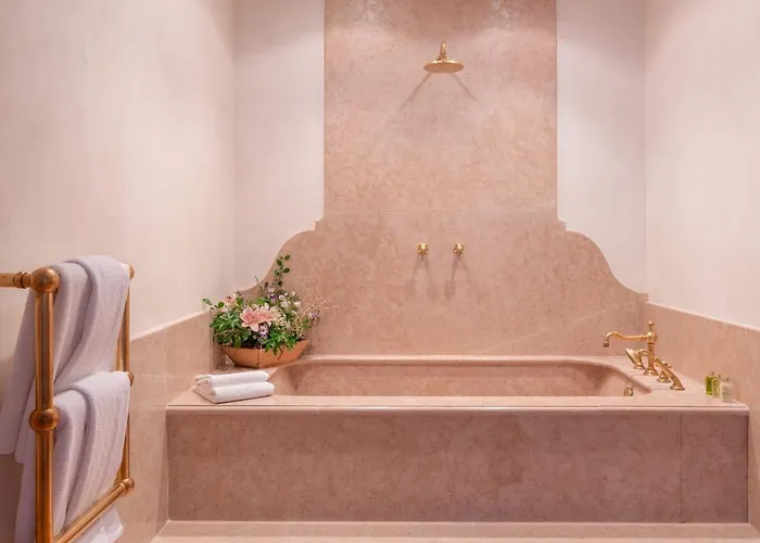 Chateau De Riell Hotel 5*