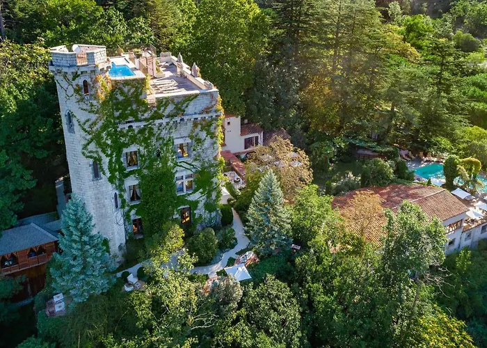 Chateau De Riell Hotel 5*